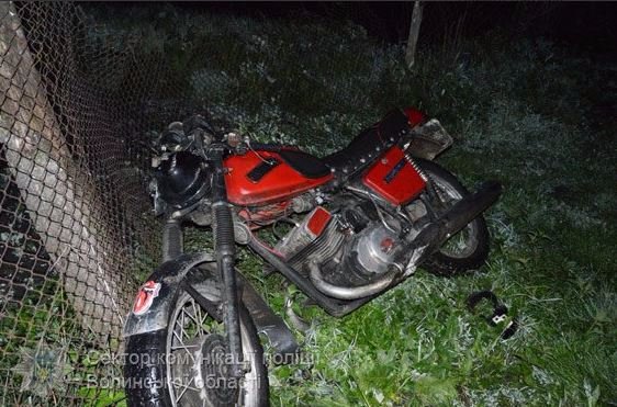 На Волині мотоцикл збив пішохода – жінка загинула