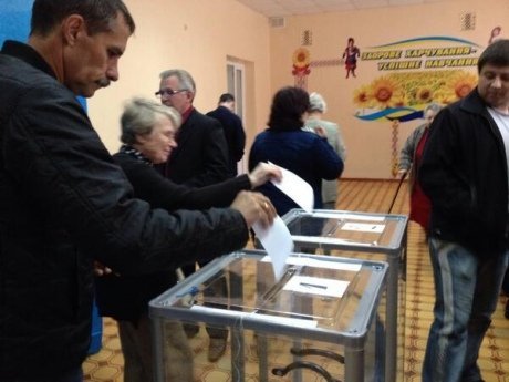 «Голосування» у Горлівці. Фото Ольги Івшиної
