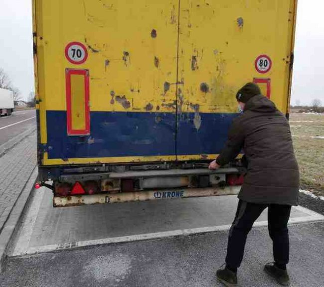 У Польщі спіймали 20-річного волинянина, який керував фурою без прав. ФОТО
