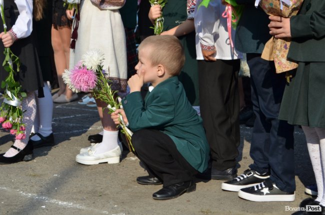 Перший дзвоник у луцькій школі №17. ФОТО