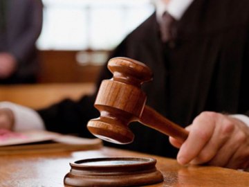 Трьох підозрюваних у стрілянині на луцькій автомийці залишили під вартою