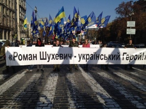 Під Верховною Радою - димові шашки та вибухи. ФОТО. ВІДЕО