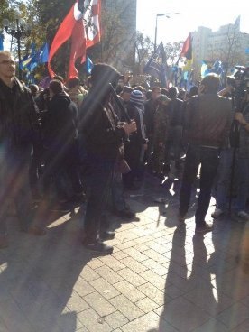 Під Верховною Радою - димові шашки та вибухи. ФОТО. ВІДЕО