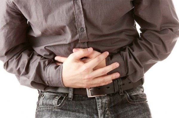 Заспокоює розлад шлунка і полегшує болі в животі