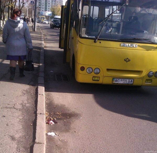 У Луцьку маршрутка збила пішохода. ФОТО