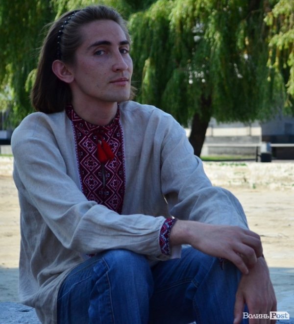 Молодь Луцька захищала мову - поезією в рупор. ФОТО