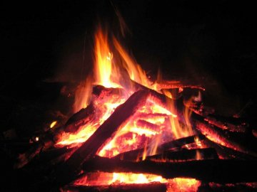 Трагедія на Івана Купала: 5-річний хлопчик впав у вогнище 