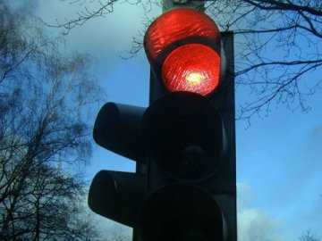 Проїхав на червоний сигнал світлофора: у Луцьку спіймали п'яного водія. ВІДЕО