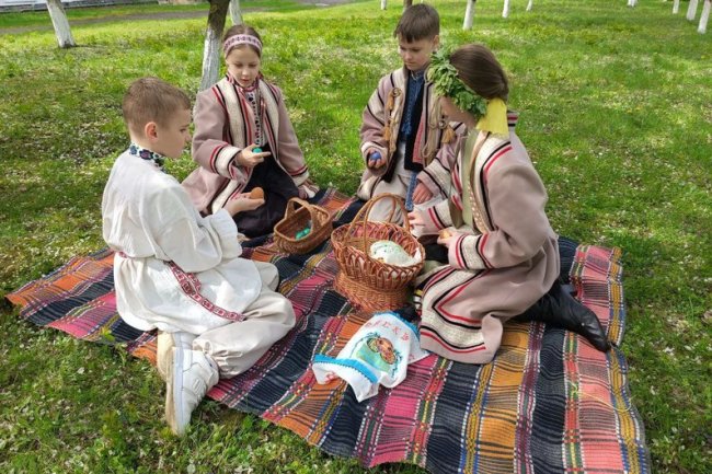 Школярі на Волині відновлюють великодні традиції