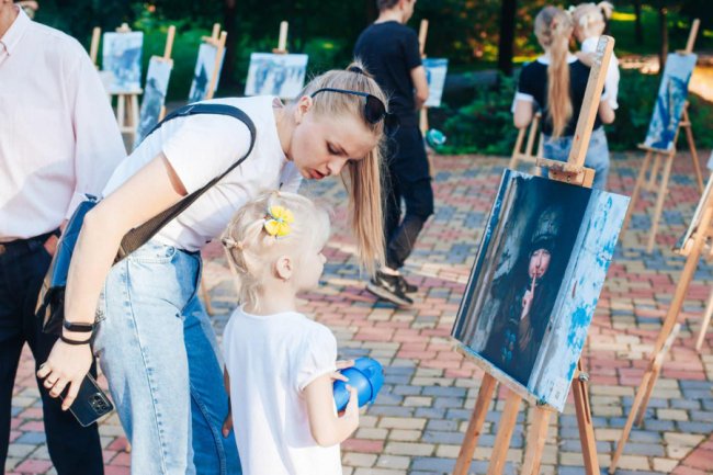 Реальність війни: зворушлива фотовиставка у Володимирі