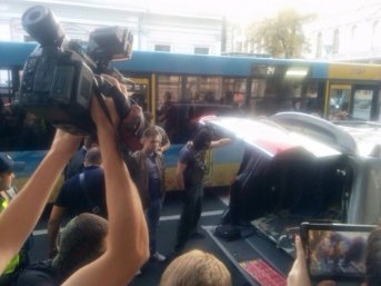 Альфа вивела Мосійчука з будівлі Ради. ФОТО. ВІДЕО