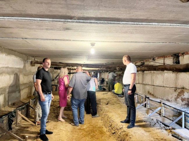 Готуються до навчального року: у місті на Волині у школах роблять ремонт в укриттях