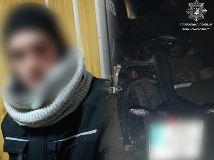 На Волині затримали 18-річного мотоцикліста без прав