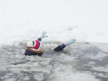 У Ковелі двоє дітей провалилися під лід 