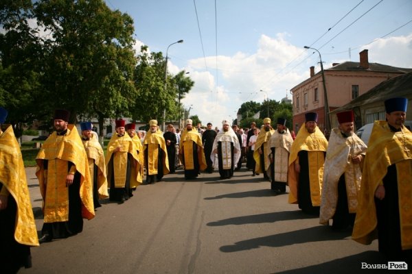 Миколая Чудотворця у Луцьку вшанували хресною ходою. ФОТО 