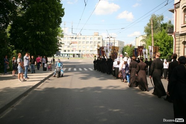 Миколая Чудотворця у Луцьку вшанували хресною ходою. ФОТО 