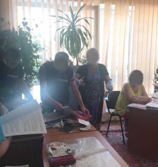 У Луцьку на хабарі викрили посадовців двох лікарень. ФОТО