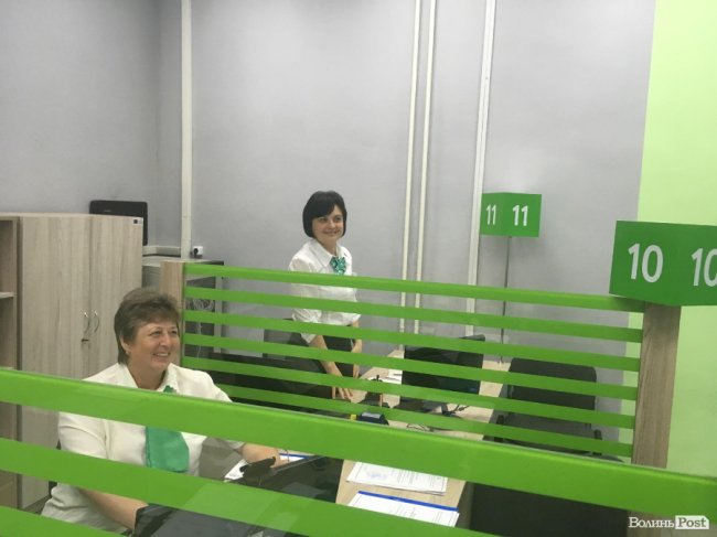 Волинський ЦНАП отримав унікальне мобільне обладнання