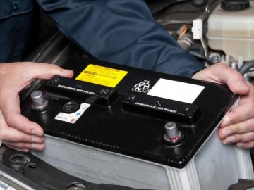 Лучанин хотів вкрасти автомобільний акумулятор посеред дня