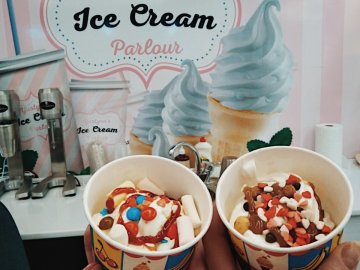 У «Промені»  відкрився новий заклад з морозивом*