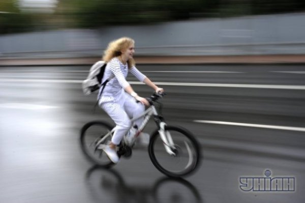 Фото київського велопараду в піжамах і чоботах