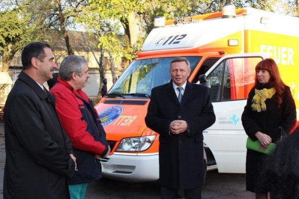 Луцький госпіталь отримав машину швидкої допомоги. ФОТО