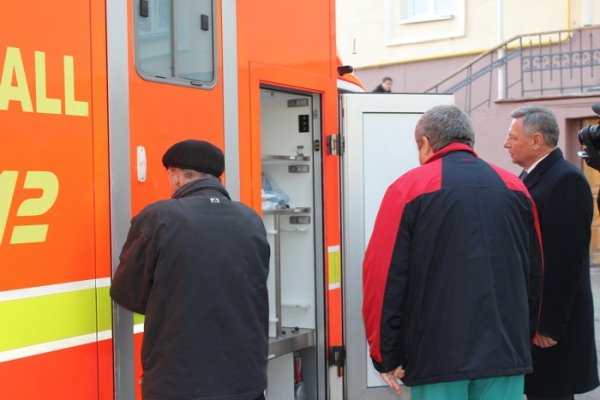 Луцький госпіталь отримав машину швидкої допомоги. ФОТО