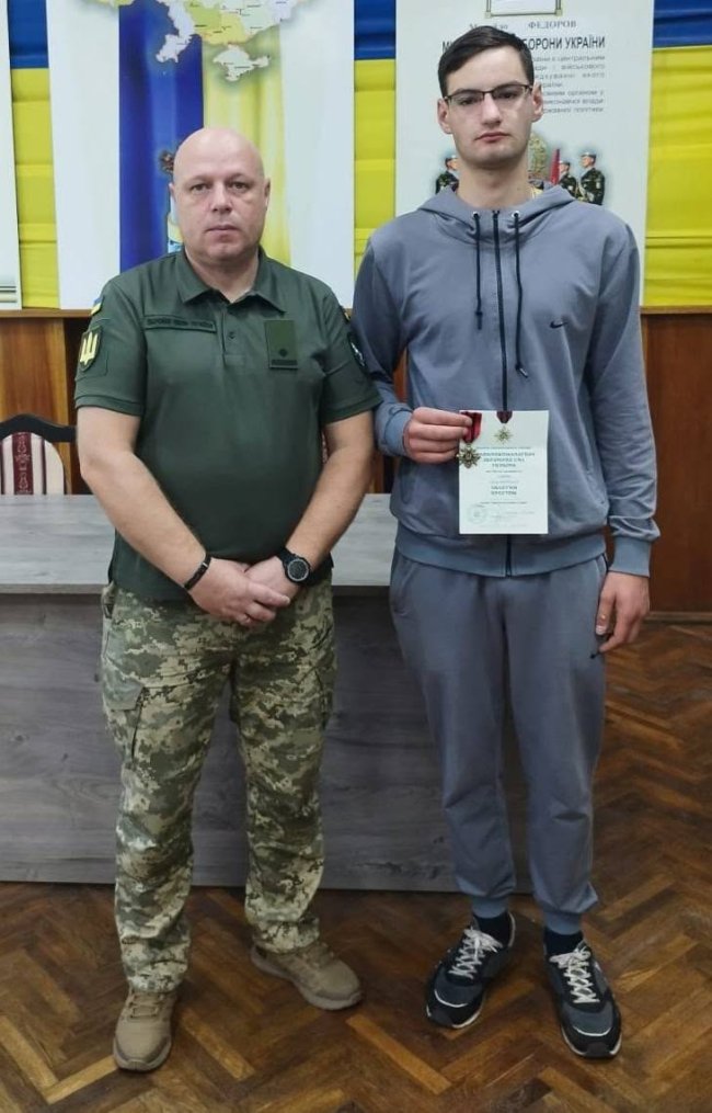 Рідним зниклого безвісти воїна з Волині вручили його «Золотий Хрест». ФОТО