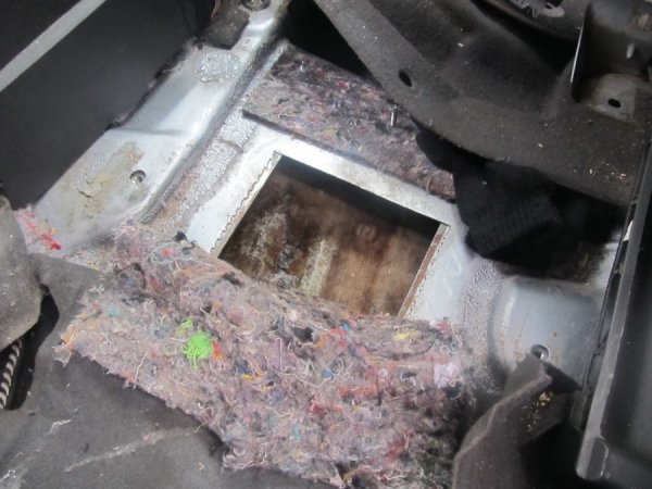 Поляк віз через «Устилуг» 2 тисячі пачок цигарок