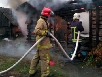 Пожежі на Волині: рятувальники гасили два будинки