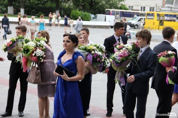 Луцьк відгуляв шкільні випускні. ФОТО