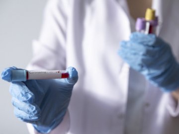 Стан жінки, яку ізолювали через підозру на коронавірус у Луцьку, покращився