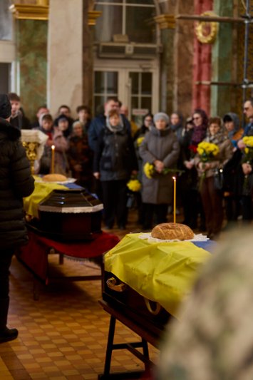 Луцьк - у скорботі: поховали двох воїнів, які загинули від російських куль