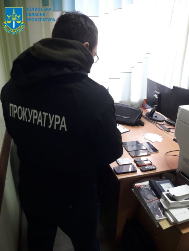 Підробив водійські права: на Волині перед судом постане кіберполіцейський