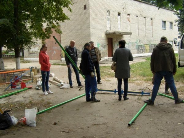 На ДПЗ у Луцьку деякі депутати встановлюють дитячі майданчики без виборів. ФОТО