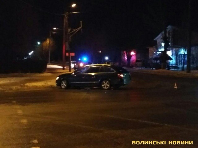 У Луцьку зіткнулися SKODA і ВАЗ. ФОТО