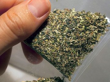 Луцькі патрульні за день затримали двох чоловіків із наркотиками