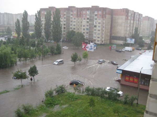 Луцьк знову плаває. ФОТО. ВІДЕО