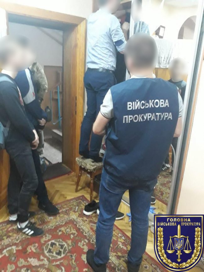 На Рівненщині на хабарі у 400 тисяч гривень затримали начальника ДАБІ. ФОТО