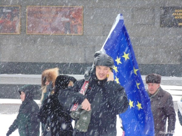 Віче на луцькому Євромайдані. ФОТО