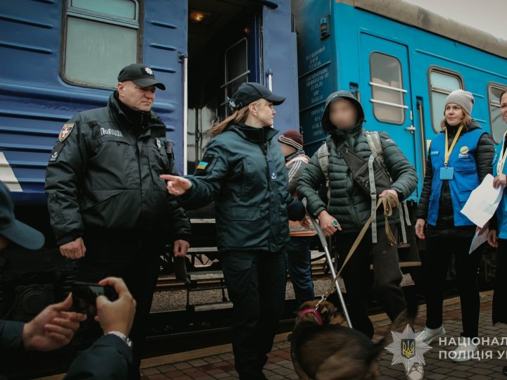 На Волині зустріли евакуаційний потяг з жителями Донеччини. ФОТО