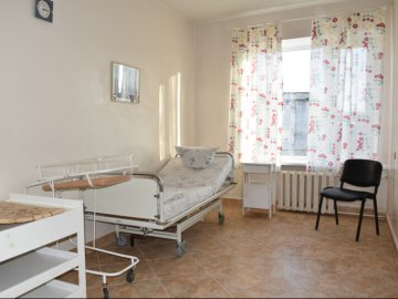 Лінолеум замінили на плитку: показали ремонт у луцькому пологовому будинку. ФОТО