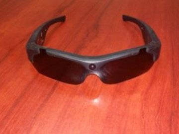 Через «Устилуг» поляк намагався перевезти окуляри із вмонтованою відеокамерою. ВІДЕО