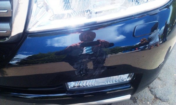 У Луцьку розтрощили агітнамет Порошенка і побили депутата. ФОТО