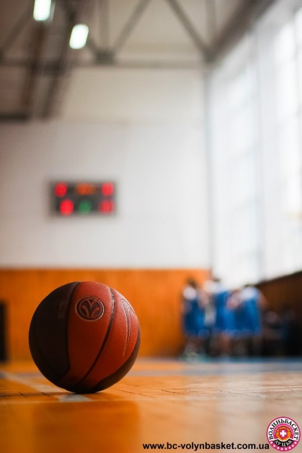 Фото міжнародного баскетбольного турніру в Луцьку