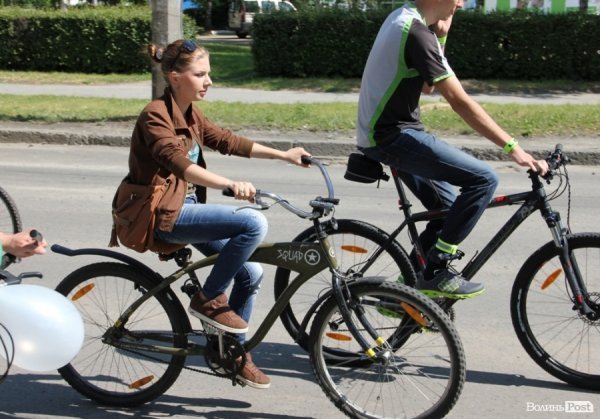 Велодень у Луцьку зібрав більше тисячі людей. ФОТО 