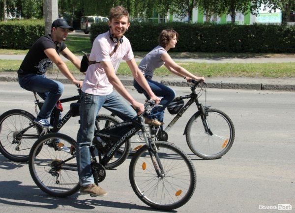 Велодень у Луцьку зібрав більше тисячі людей. ФОТО 