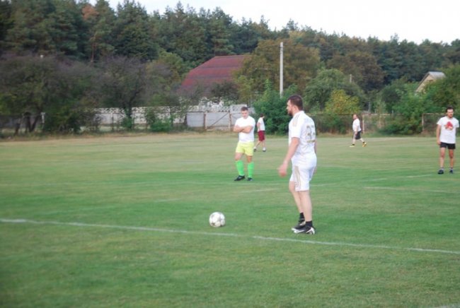 Волинські священники готуються до благодійного футбольного матчу. ФОТО