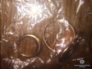 У місті на Волині з будинку винесли золото і валюту
