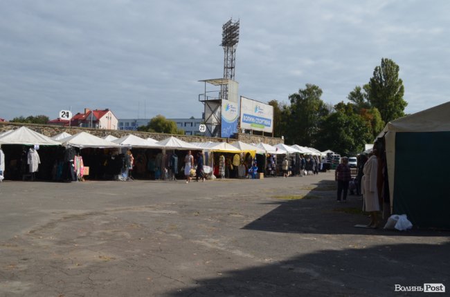 Місце для вигідного шопінгу: у Луцьку відкрився Харківський ярмарок*